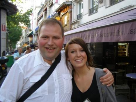 Musikk-guru Terje Brandt med et av sine utallige damebekjentskaper..